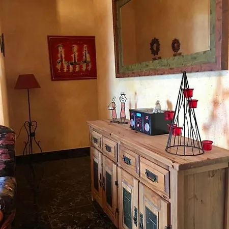 Naomi's House منزل ريفي