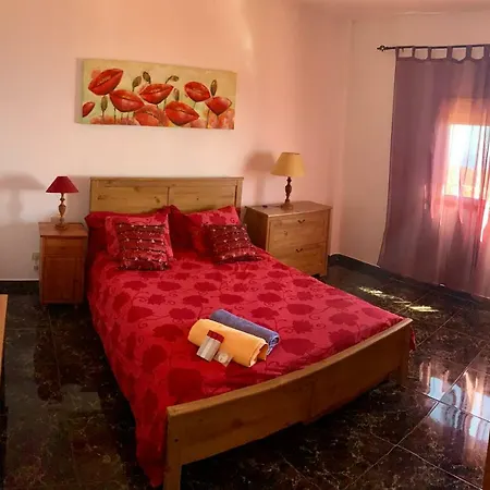 Naomi's House منزل ريفي
