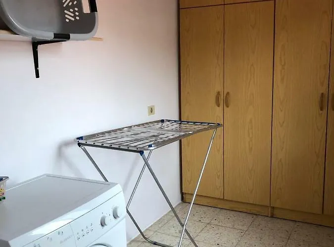 Naomi's House Fasnia